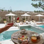 מלון Oliving Mykonos Luxury 4*