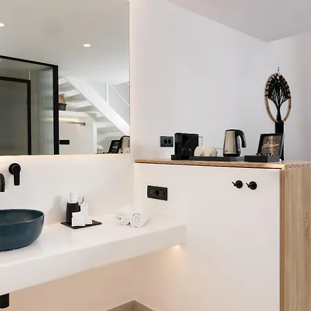 Oliving Mykonos Luxury Hotel 4*