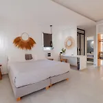 Hotel Oliving Mykonos Luxury 4*